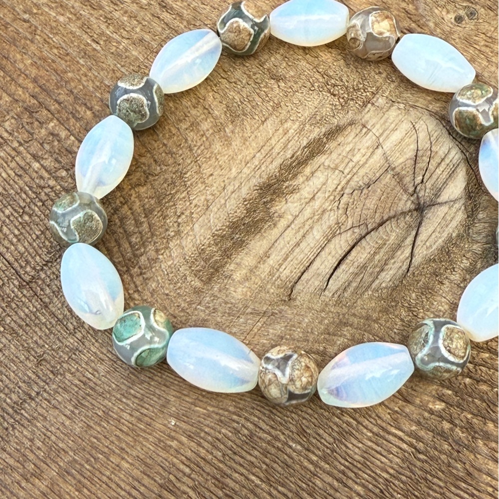 Iridescent opalite Beaded Bracelet